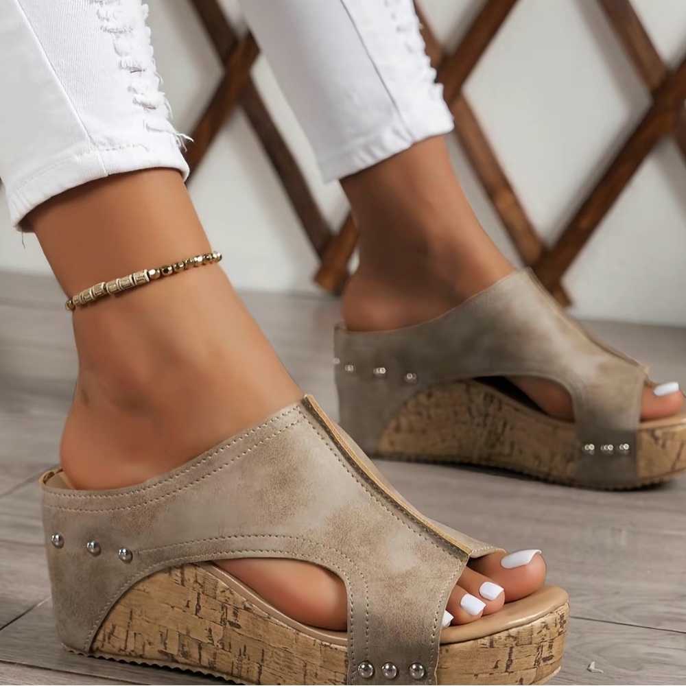 NWOT Stylish Tan Wedge Sandals